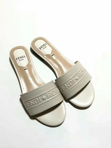 FENDI Shoes-45